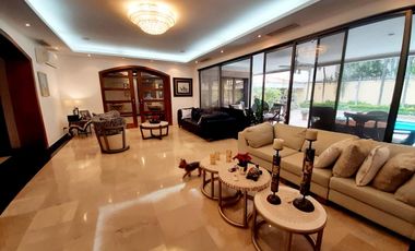 Casa de venta en Samborondón, Urbanización San Isidro