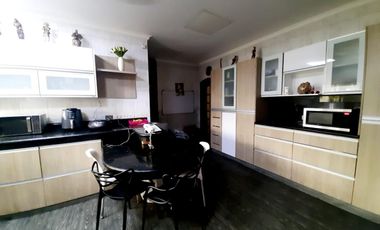 Casa de venta en Samborondón, Urbanización San Isidro