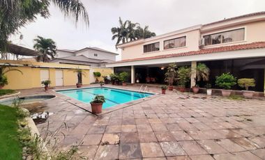 Casa de venta en Samborondón, Urbanización San Isidro