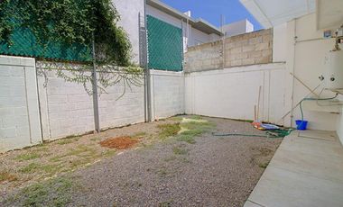 Casa en renta sin muebles en Puerto Vallarta, residencial La Primavera.