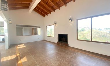 VENTA CASA BOSQUES DE LA HERRADURA CON SEGURIDAD