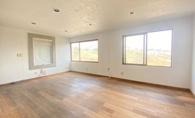 VENTA CASA BOSQUES DE LA HERRADURA CON SEGURIDAD