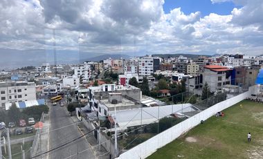 DEPARTAMENTO DE RENTA PLANTA BAJA TERRAZA PRIVADA  NORTE DE QUITO