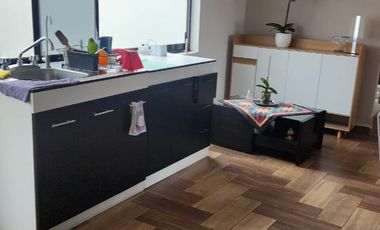 CASA EN VENTA EN LA LOMA FRENTE A PLAZA FIESTA CAMELINAS CERCA DE ZONAS COMERCIALES Y BANCARIAS