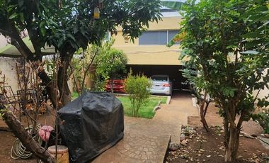 CASA EN VENTA EN LA LOMA FRENTE A PLAZA FIESTA CAMELINAS CERCA DE ZONAS COMERCIALES Y BANCARIAS