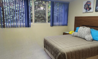 CASA EN VENTA EN LA LOMA FRENTE A PLAZA FIESTA CAMELINAS CERCA DE ZONAS COMERCIALES Y BANCARIAS