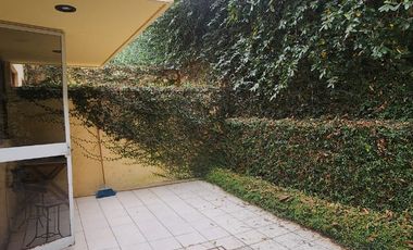 CASA EN VENTA EN LA LOMA FRENTE A PLAZA FIESTA CAMELINAS CERCA DE ZONAS COMERCIALES Y BANCARIAS