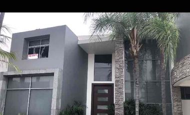 Casa de venta en Samborondón, Urbanización Isla Sol