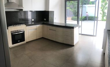 Casa de venta en Samborondón, Urbanización Isla Sol