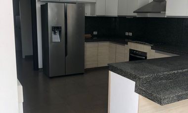 Casa de venta en Samborondón, Urbanización Isla Sol