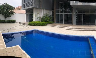 Casa de venta en Samborondón, Urbanización Isla Sol