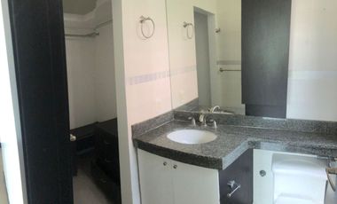 Casa de venta en Samborondón, Urbanización Isla Sol