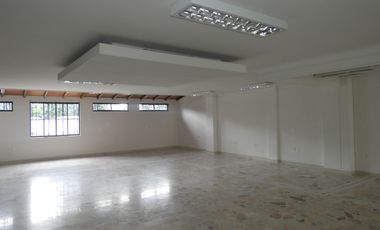 LOCAL COMERCIAL EN ARIENDO CABECERA