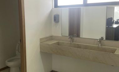 RENTA DE PISO PARA OFICINAS EN OBRA GRIS EN TORRE LLUM ZAVALETA, PUEBLA