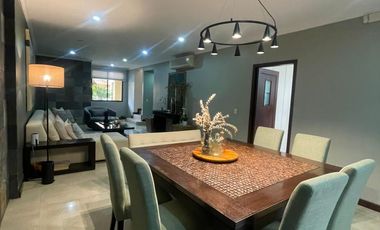 Casa de venta en Samborondón, Urbanización Villa Real