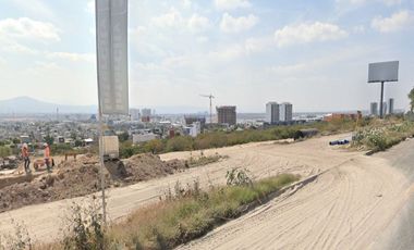 Terreno de 2,770 m2, Comercial sobre Avenida Universidades, Querétaro