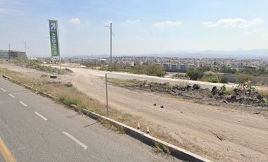Terreno de 2,770 m2, Comercial sobre Avenida Universidades, Querétaro