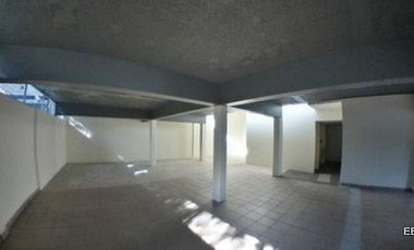 VENTA DE LOCAL COMERCIAL EN CASTORENA 10, CASI FRENTE AL YAKI