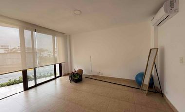 Alquilo departamento en Manta en urbanización privada zona sur