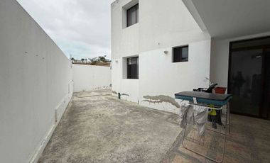 Alquilo departamento en Manta en urbanización privada zona sur