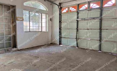 CASA EN VENTA EN COLIMA CON ALBERCA Y JARDIN