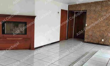 CASA EN VENTA EN COLIMA CON ALBERCA Y JARDIN