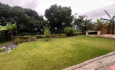 HERMOSA CASA EN VENTA EN RUITOQUE CONDOMINIO CON PERFIL AL CAMPO DE GOLF