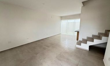CASA EN VENTA EN AGUASCALIENTES, ZONA PONIENTE COTO GRANITO