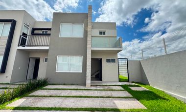 CASA EN VENTA EN AGUASCALIENTES, ZONA PONIENTE COTO GRANITO