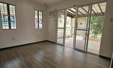 House for Rent: 75k 5br 4cr woodridge park L300sqm & F250sqm