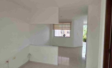 Venta de casa en conjunto cerrado de dos pisos,ubicada al oriente de la ciudad de neiva