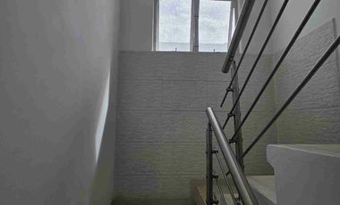 Venta de casa en conjunto cerrado de dos pisos,ubicada al oriente de la ciudad de neiva