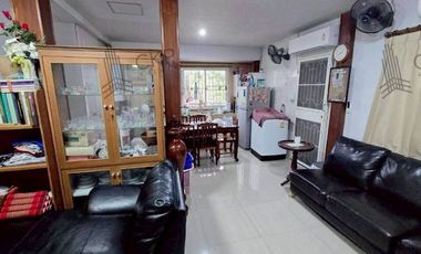Single house, ready to move in, in Soi Wat Don Thong, near Chachoengsao Hospital, not far from the city.
