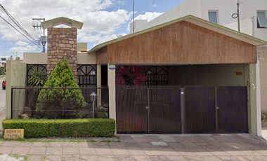 CASA EN VENTA EN BOSQUES DEL PRADO CERCA DE LA UNIVERSIDAD AUTONOMA DE AGUASCALIENTES