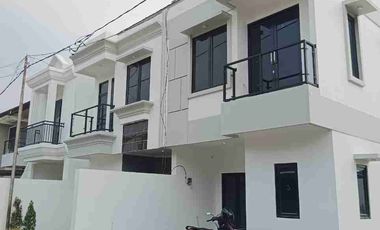 DI JUAL RUMAH 2 LANTAI  DEKAT STASIUN SAWAH BESAR JAKARTA PUSAT