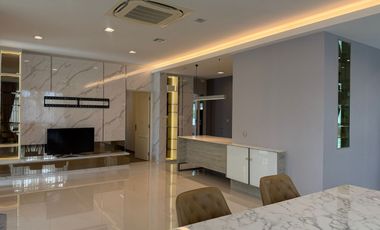 Single House for Sale –  Mantana Motorway-New Krungthep Kretha Corner Plot Facing the Park