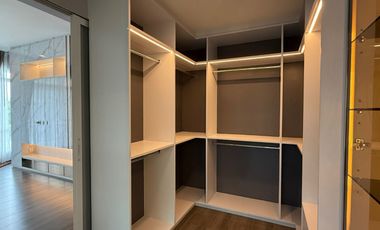 Single House for Sale –  Mantana Motorway-New Krungthep Kretha Corner Plot Facing the Park