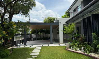 Single House for Sale –  Mantana Motorway-New Krungthep Kretha Corner Plot Facing the Park