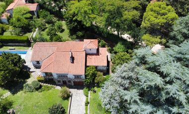 Casa En La Falda, Inmejorable Ubicación, Vista, Ppropiedad De Relevancia