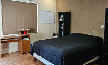 CASA EN EXCELENTE UBICAICON ZONA TRANQUILA