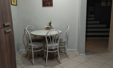 CASA EN EXCELENTE UBICAICON ZONA TRANQUILA