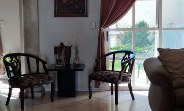 CASA EN EXCELENTE UBICAICON ZONA TRANQUILA