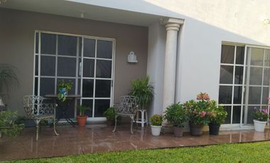 CASA EN EXCELENTE UBICAICON ZONA TRANQUILA