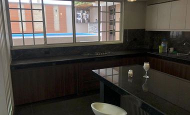 SE RENTA HERMOSA CASA FAMILIAR, MIRAFLORES,MACHALA