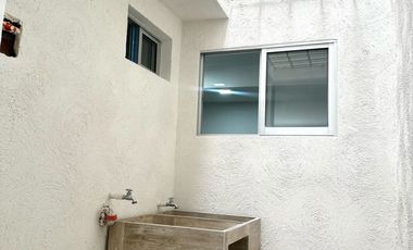 SE ARRIENDA APARTAMENTO EN SEGUNDO PISO BARRIO EL RETIRO