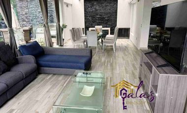 VENTA O RENTA AMUEBLADA,  ESQUINA,  4 HAB CON BAÑO!!