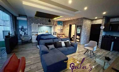 VENTA O RENTA AMUEBLADA,  ESQUINA,  4 HAB CON BAÑO!!