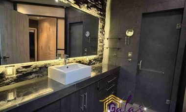 VENTA O RENTA AMUEBLADA,  ESQUINA,  4 HAB CON BAÑO!!