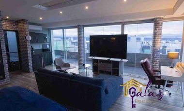 VENTA O RENTA AMUEBLADA,  ESQUINA,  4 HAB CON BAÑO!!