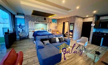 VENTA O RENTA AMUEBLADA,  ESQUINA,  4 HAB CON BAÑO!!